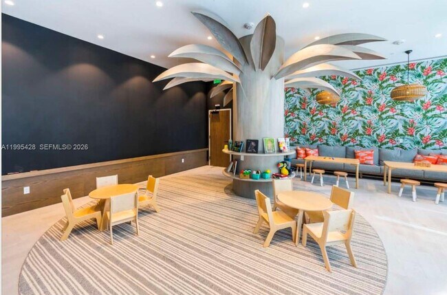 Building Photo - 2831 S Bayshore Dr