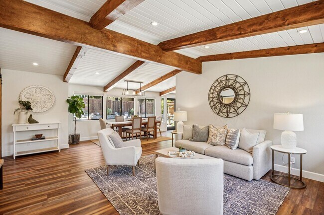 Building Photo - Luxury Single-Level Westside Alamo Home with Saltwater Pool, Spa & Outdoor Kitchen