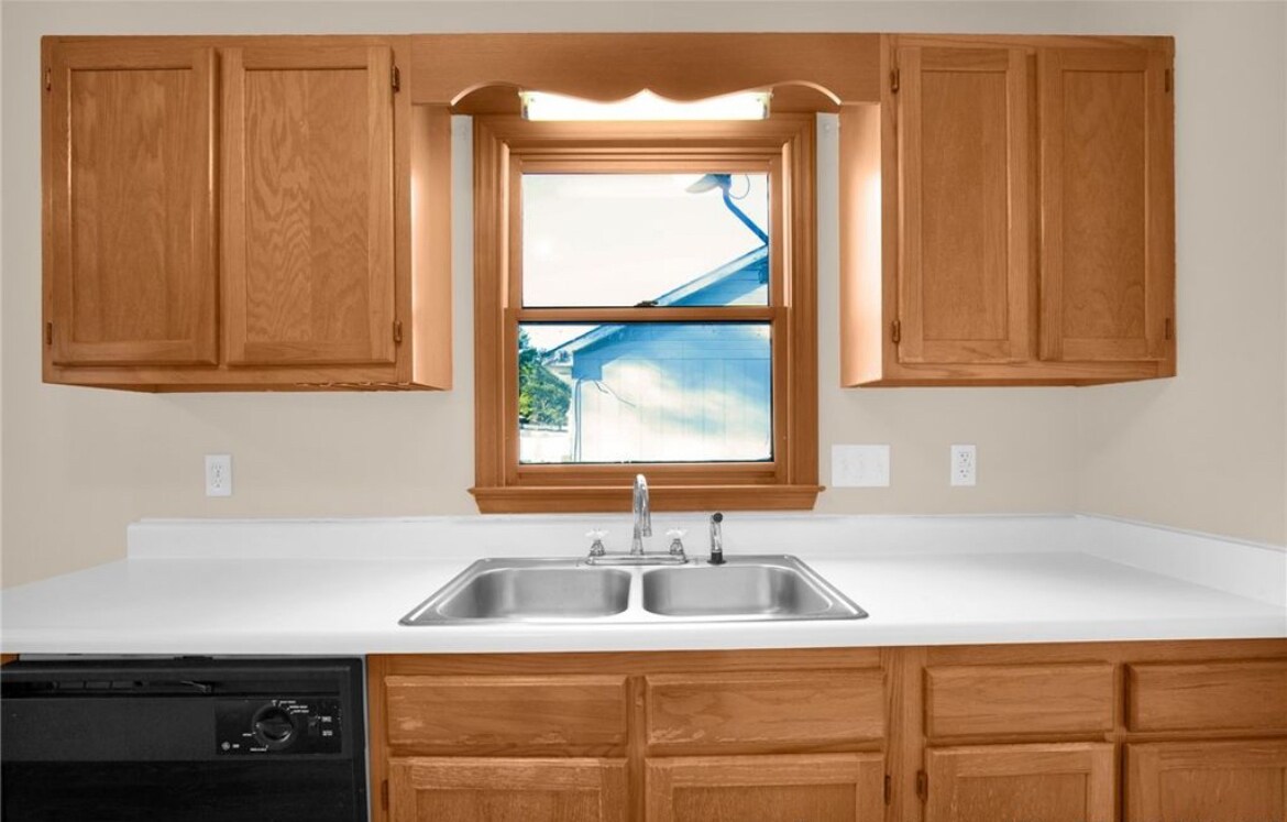 Building Photo - 1332 Oak Knolls Dr