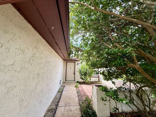 Building Photo - Cute 3/2 Townhome in Winter Park - close t...