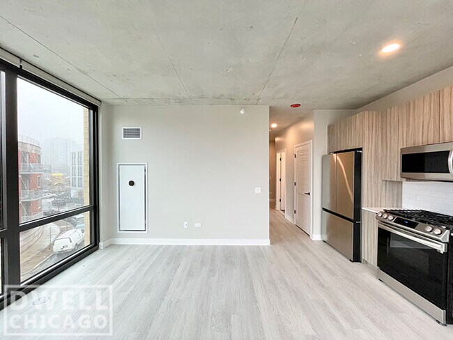 Building Photo - 4607 N Broadway St