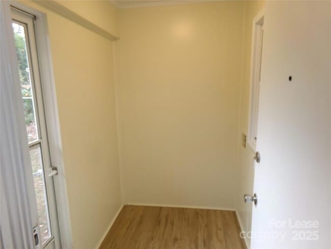 Building Photo - 716 Brown Ave