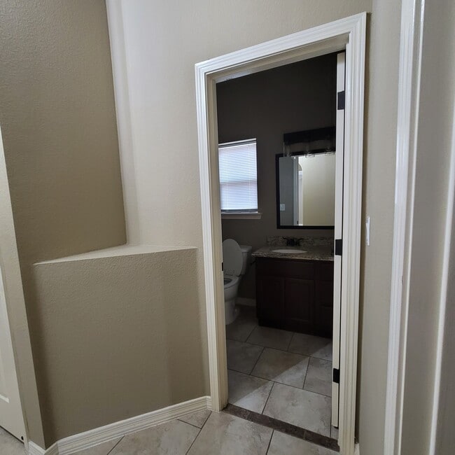 Building Photo - 14513 Meadow Lawn