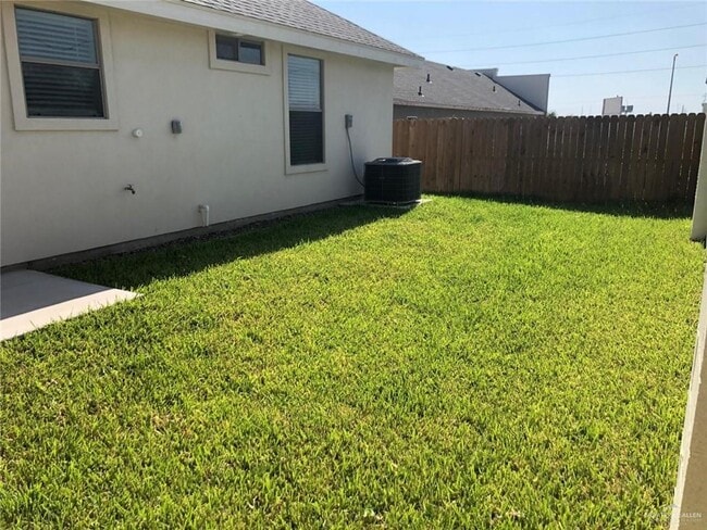 Building Photo - 12 Coyote Hls