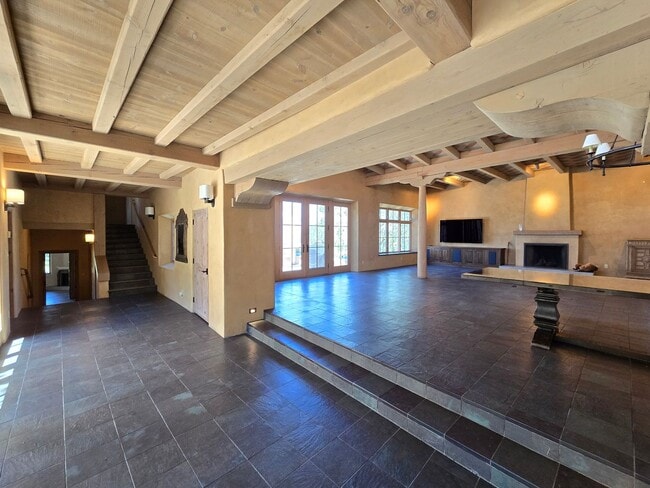 Building Photo - 3876 Old Santa Fe Trail