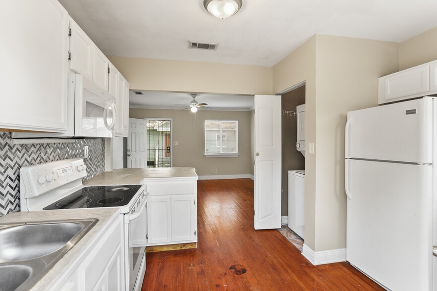 Primary Photo - 3119 New Orleans St