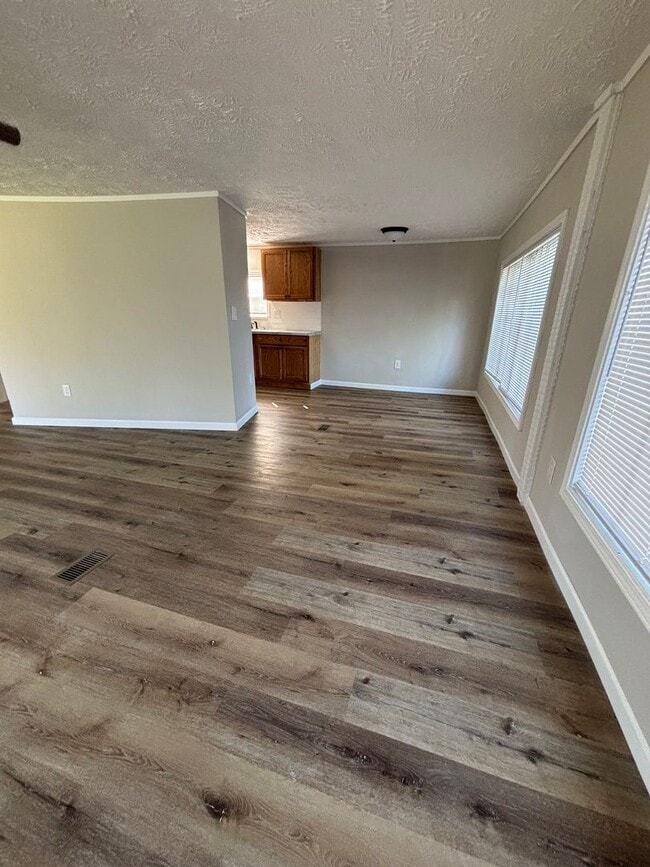 Building Photo - Fall in Love with Your New Home