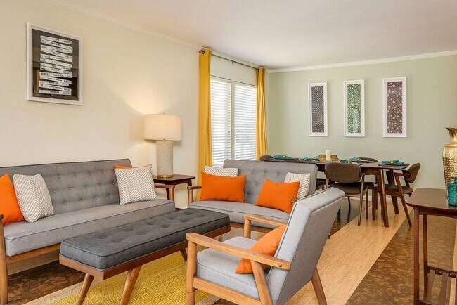 Building Photo - Family-Friendly Oasis in North Palm Springs