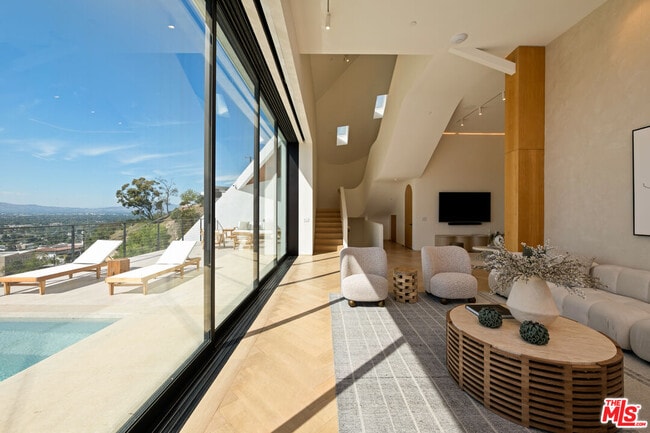 Building Photo - 3699 Alta Mesa Dr