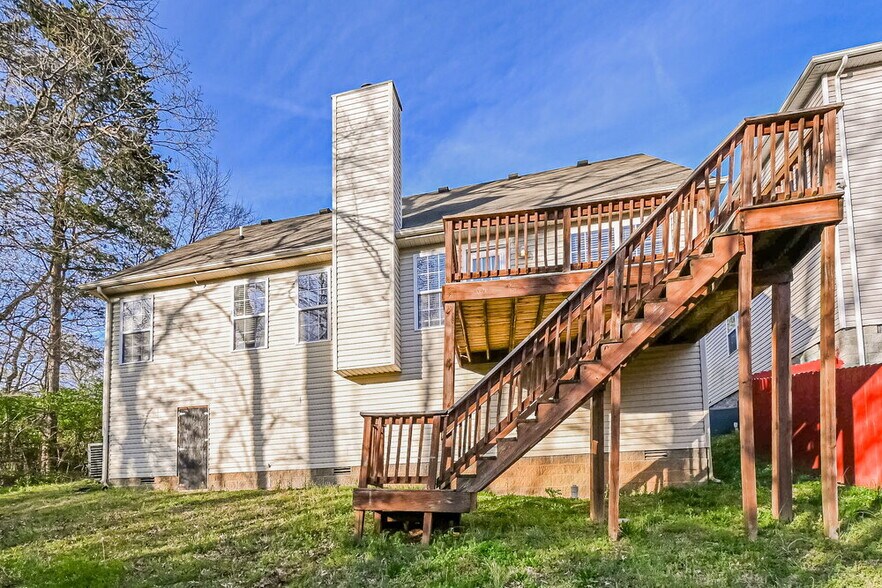 Building Photo - 1565 Bridgecrest Dr