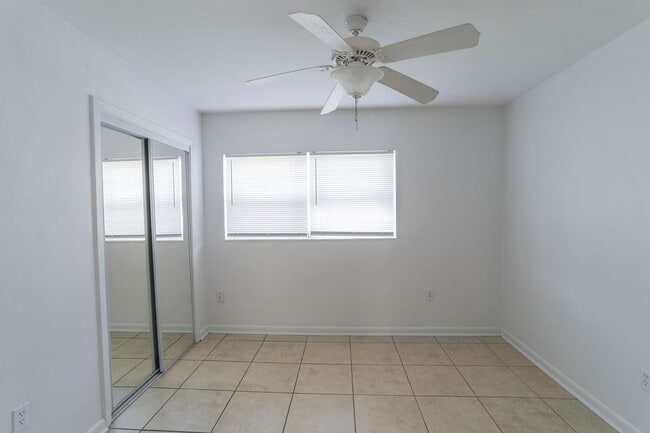 Building Photo - 5422 Lake Underhill Rd