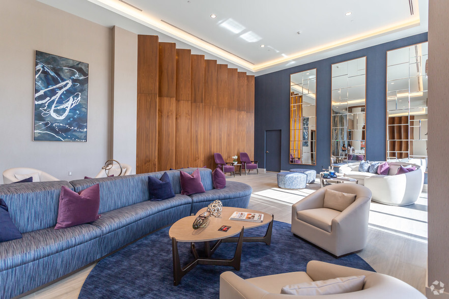 Lobby Photo - Palma