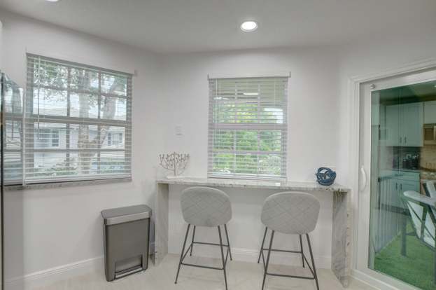 Building Photo - 6553 Via Regina