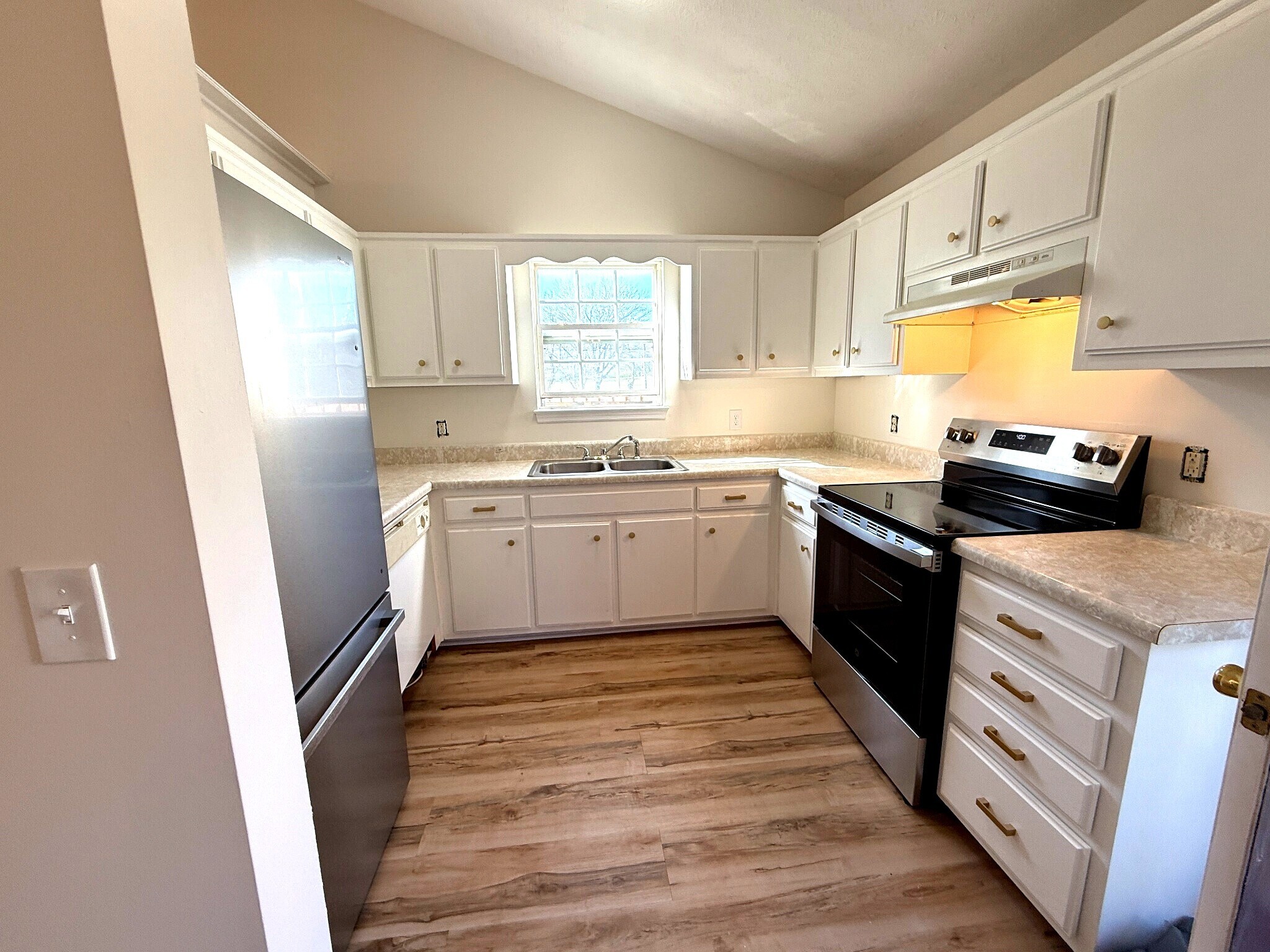 Building Photo - 2128 Candlebrook Ct