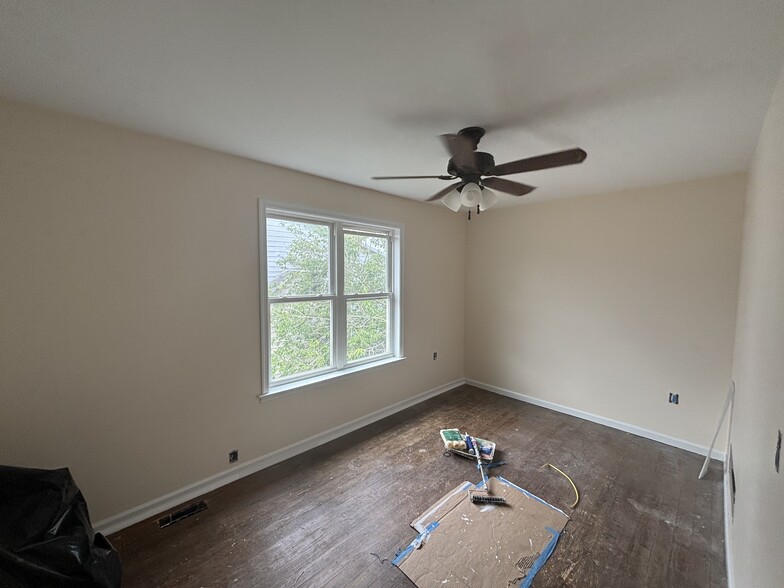 Building Photo - 415 Market St