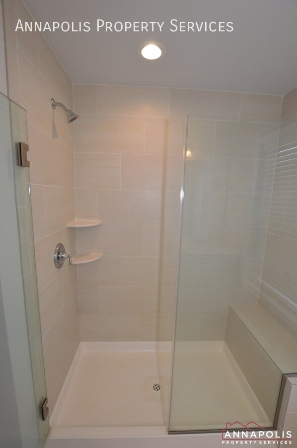 Building Photo - 503 Highland Dr
