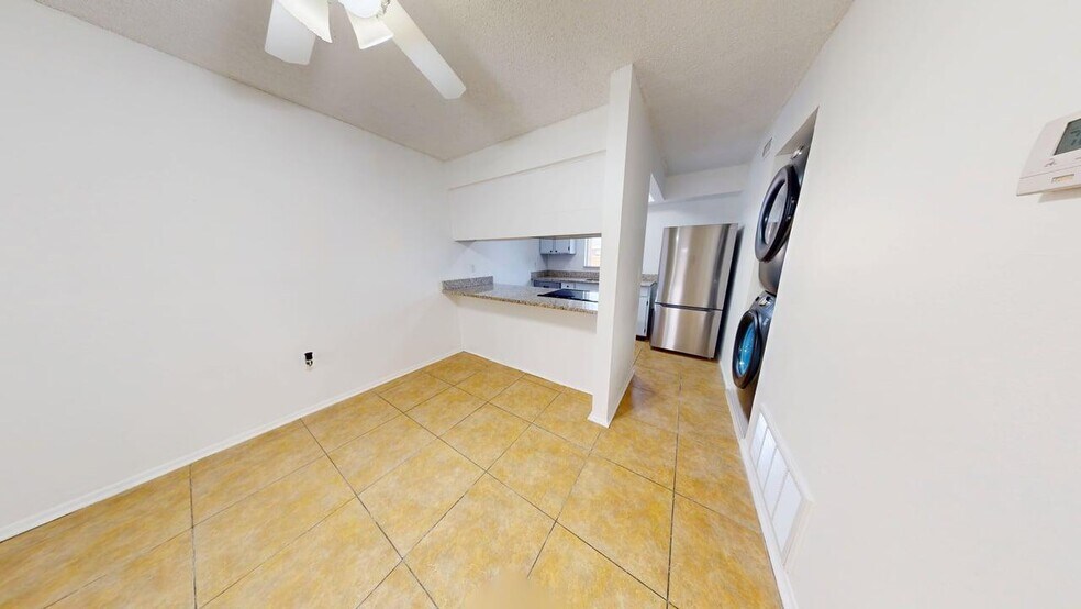 Building Photo - 1000 Lake of the Woods Blvd