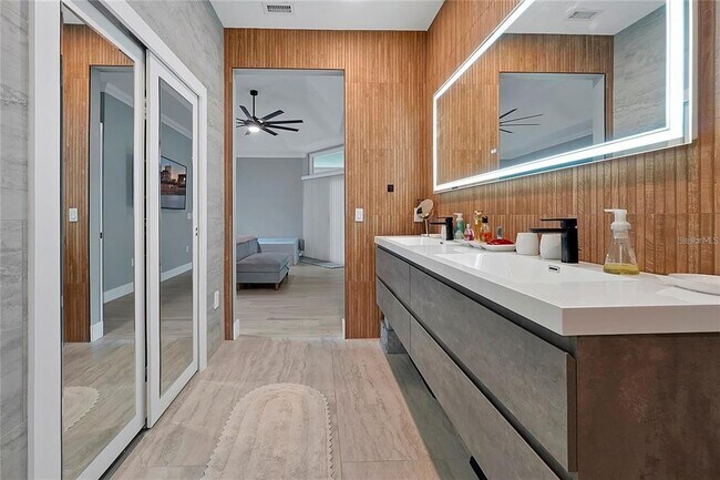 Building Photo - 7705 Apple Tree Cir