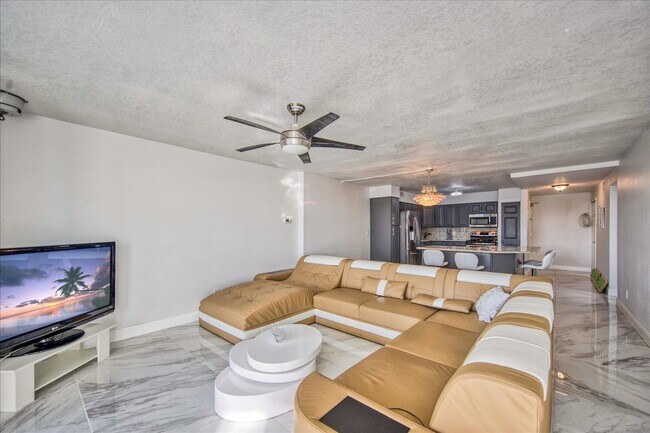 Building Photo - 851 Bayway Blvd