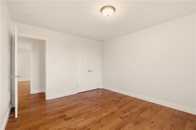 Building Photo - 37 Thayer St