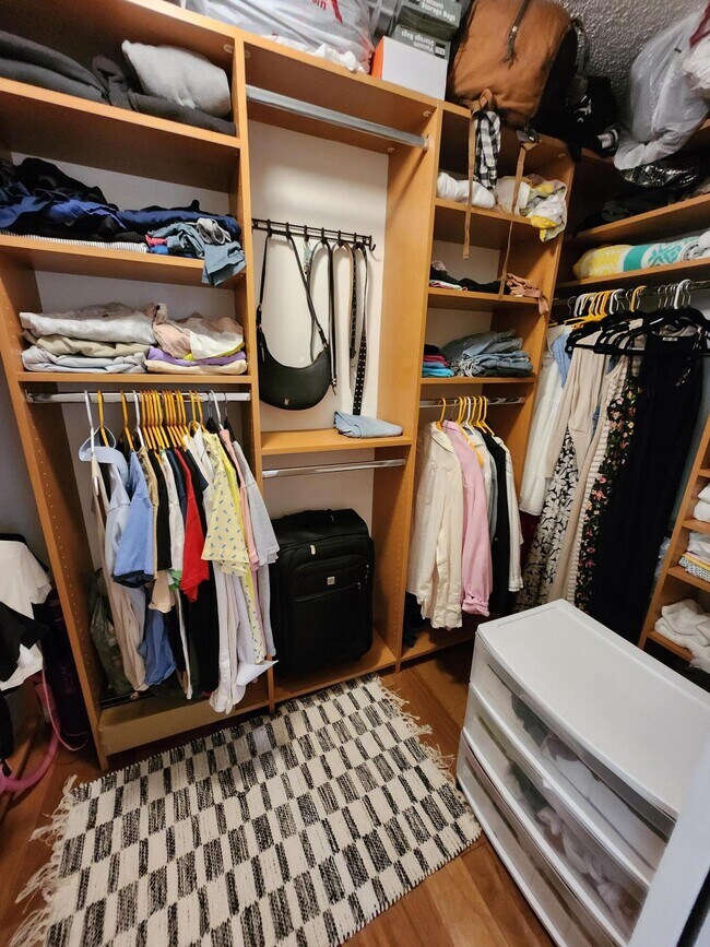 Building Photo - 5705 Fox Hollow Dr