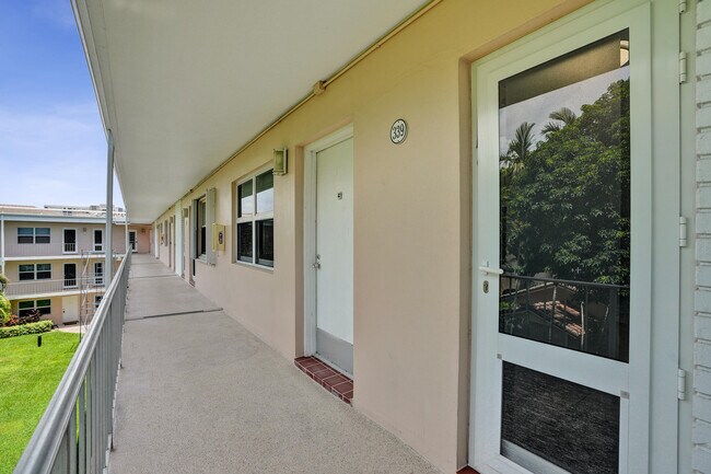 Building Photo - 1481 S Ocean Blvd