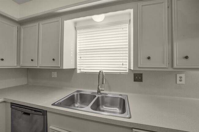 Building Photo - 7818 Kleingreen Ln