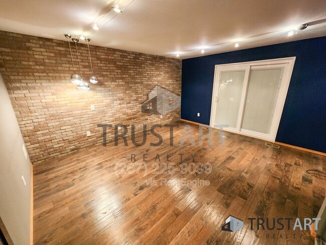 Building Photo - 12135 Academy Rd