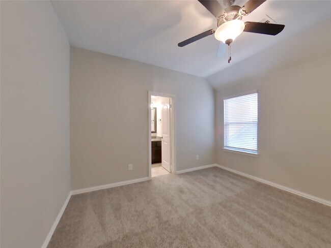 Building Photo - 3219 Breeze Bluff Way