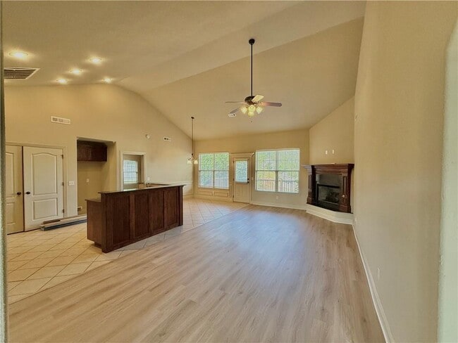 Building Photo - 511 Verona Way