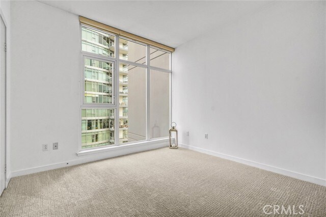 Building Photo - 411 W Seaside Way