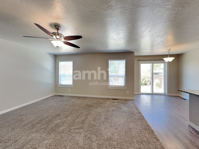Building Photo - 9860 W Mossywood Dr