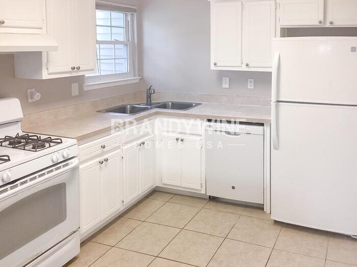 Building Photo - 702 Dunaire Way