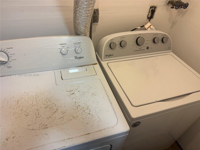 Building Photo - 5209 NW 18th St