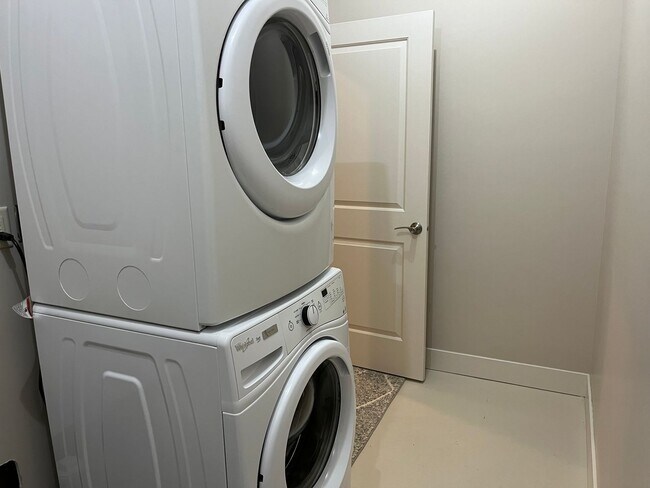 Building Photo - Rochester's Finest Guest Home