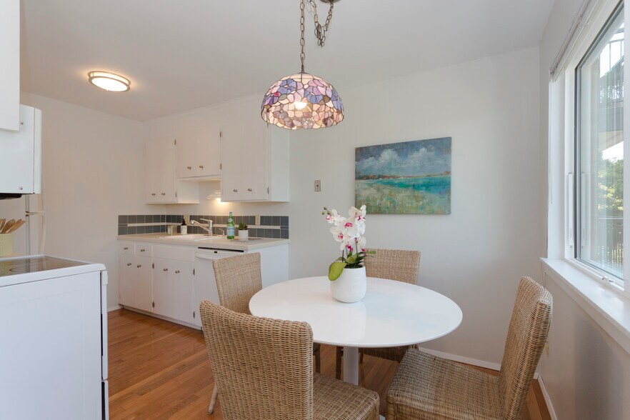 Building Photo - 911 N 73rd St