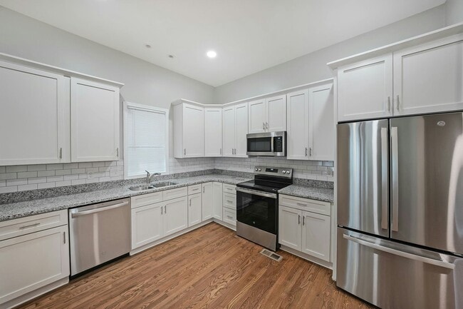 Building Photo - 1075 McDaniel St SW