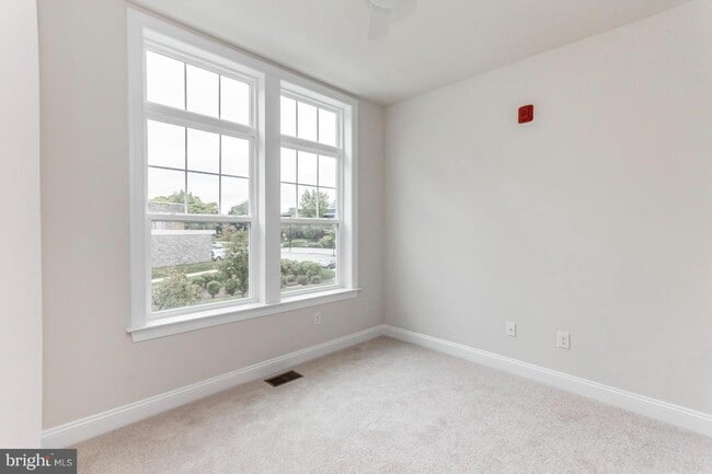 Building Photo - 236 Charles Ellis Dr