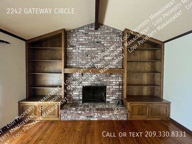Building Photo - 2242 Gateway Cir