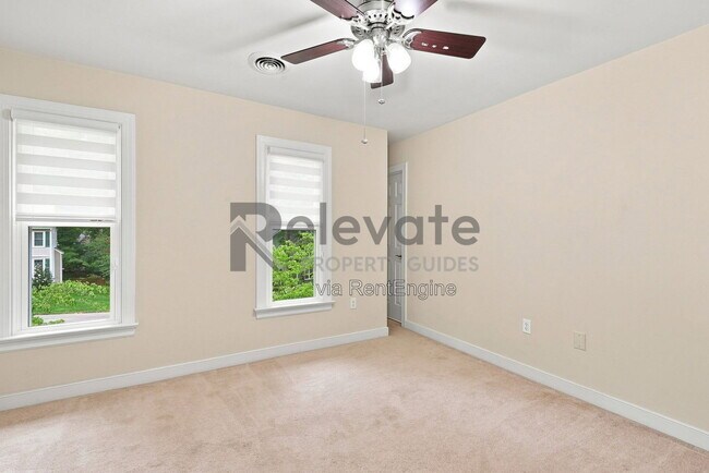 Building Photo - 6000 Sedgefield Rd