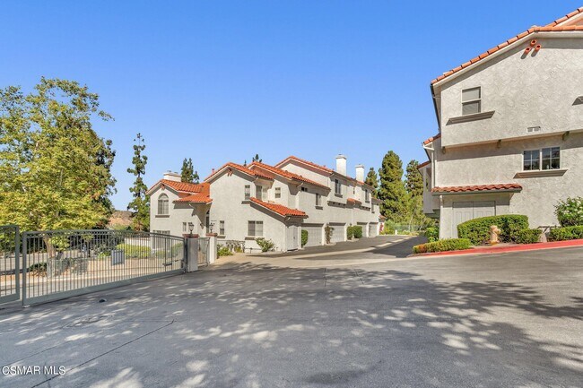 Building Photo - 315 Westlake Vista Ln