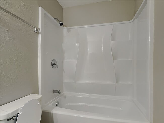 Building Photo - 24507 Fir Ridge Ct