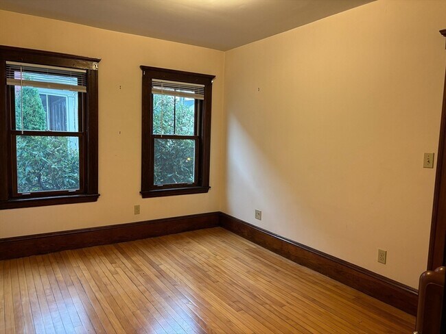 Building Photo - 250 Arlington St