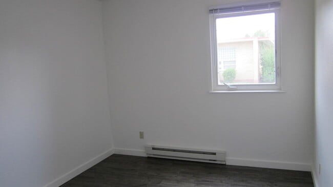 Building Photo - Newly Remodeled 3 Bedroom, 2 Bath Home on Montezuma Avenue