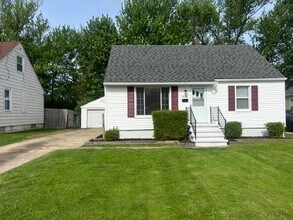 Building Photo - Charming 3 Bedroom 1 Bath Home on Eastside Of Lorain
