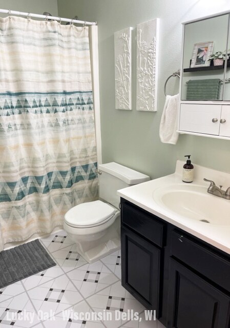 Bathroom 1 - 7 Oak Trl