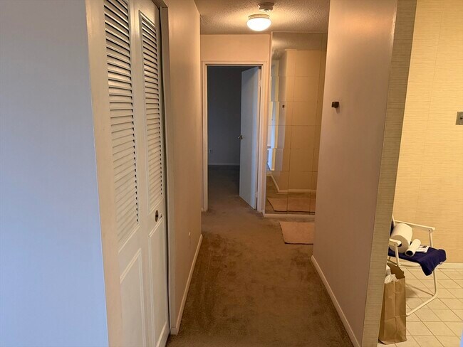 Building Photo - 147 Sylvan St