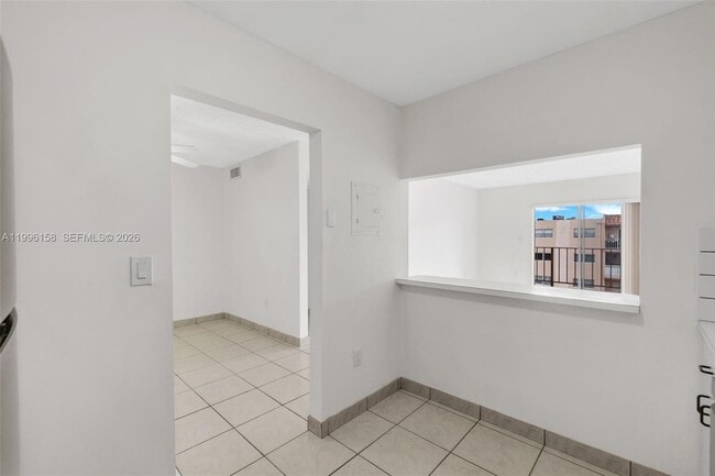 Building Photo - 6130 W 19th Ave