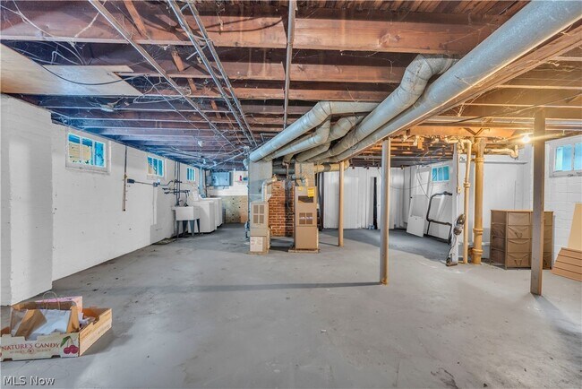 Building Photo - 1239 W 115th St