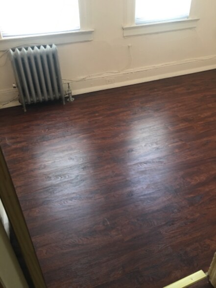 Building Photo - 615 Court St